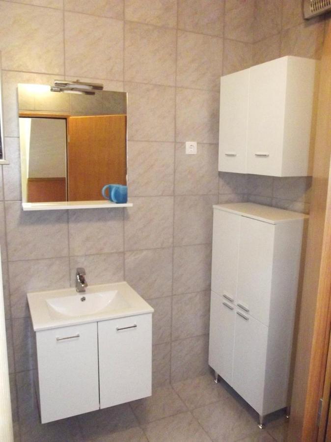 Apartmani Juliska Pirovac Eksteriør billede